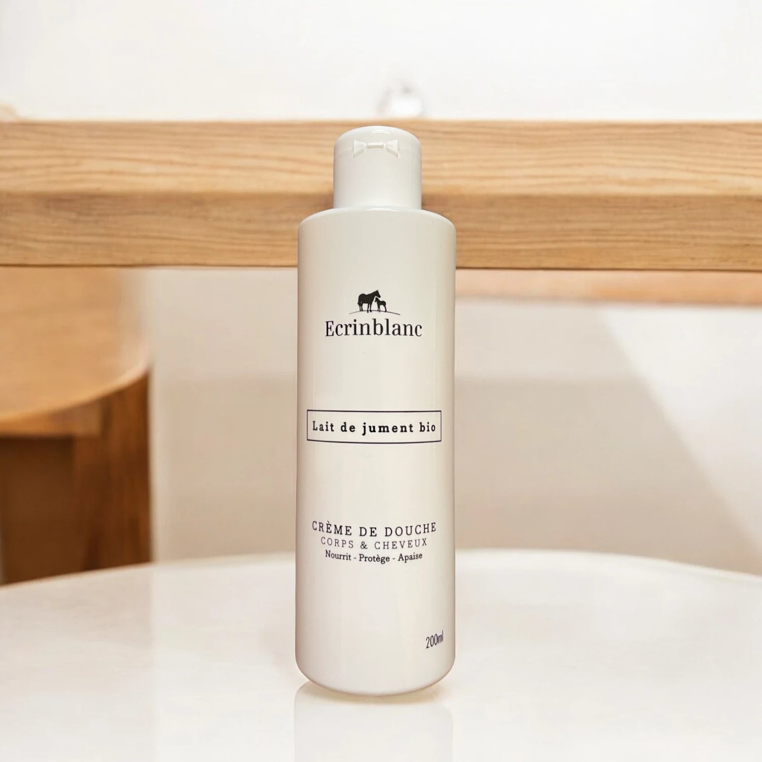 Crème de douche pour corps et cheveux au lait de jument Ecrinblanc